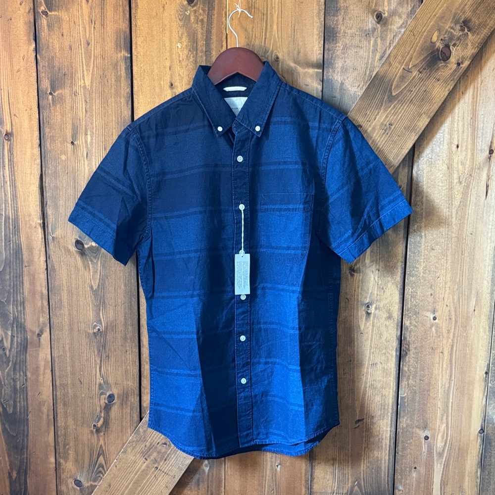American Eagle Outfitters Men’s Navy Casual Button-Down Shirt